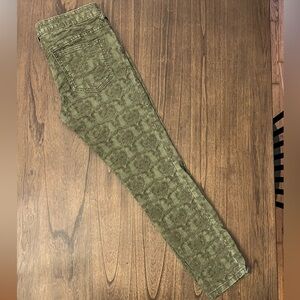 Free People Capris, Size W 28, Color Army Green